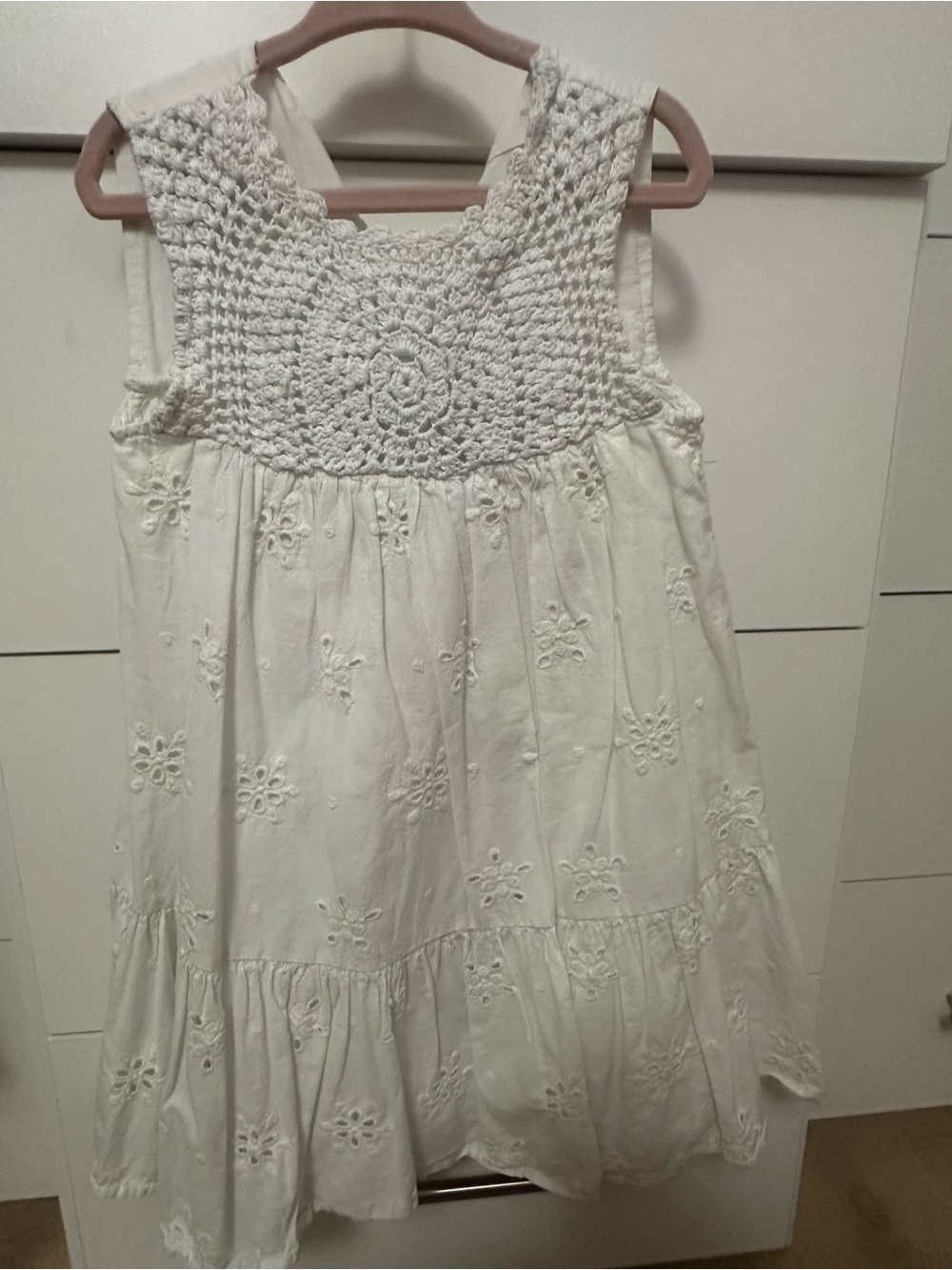 Zara  Girls' White Embroidered eyelet Crochet Dress sz 3/4